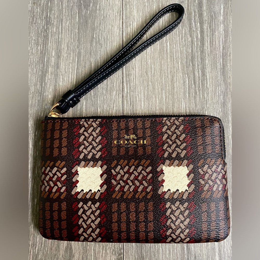 🍁NWOT COACH Corner Zip Wristlet With Brushed Plaid Print🍁
